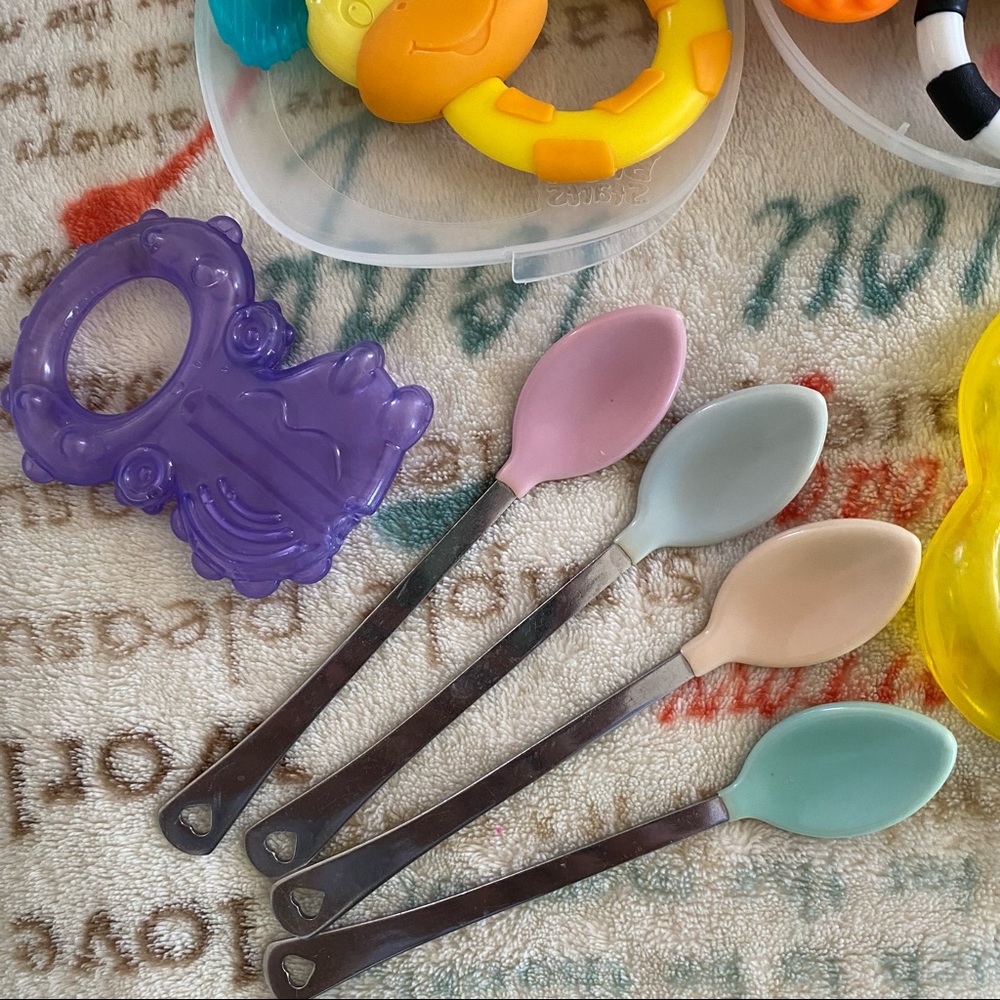 Non Toxic Teether, Spoon & Rattle Bundle - Picture 3 of 8